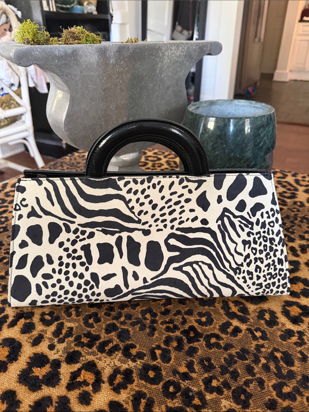 GORGEOUS HOUSE OF HARLOW ANIMAL PRINT TOP HANDLED BAG